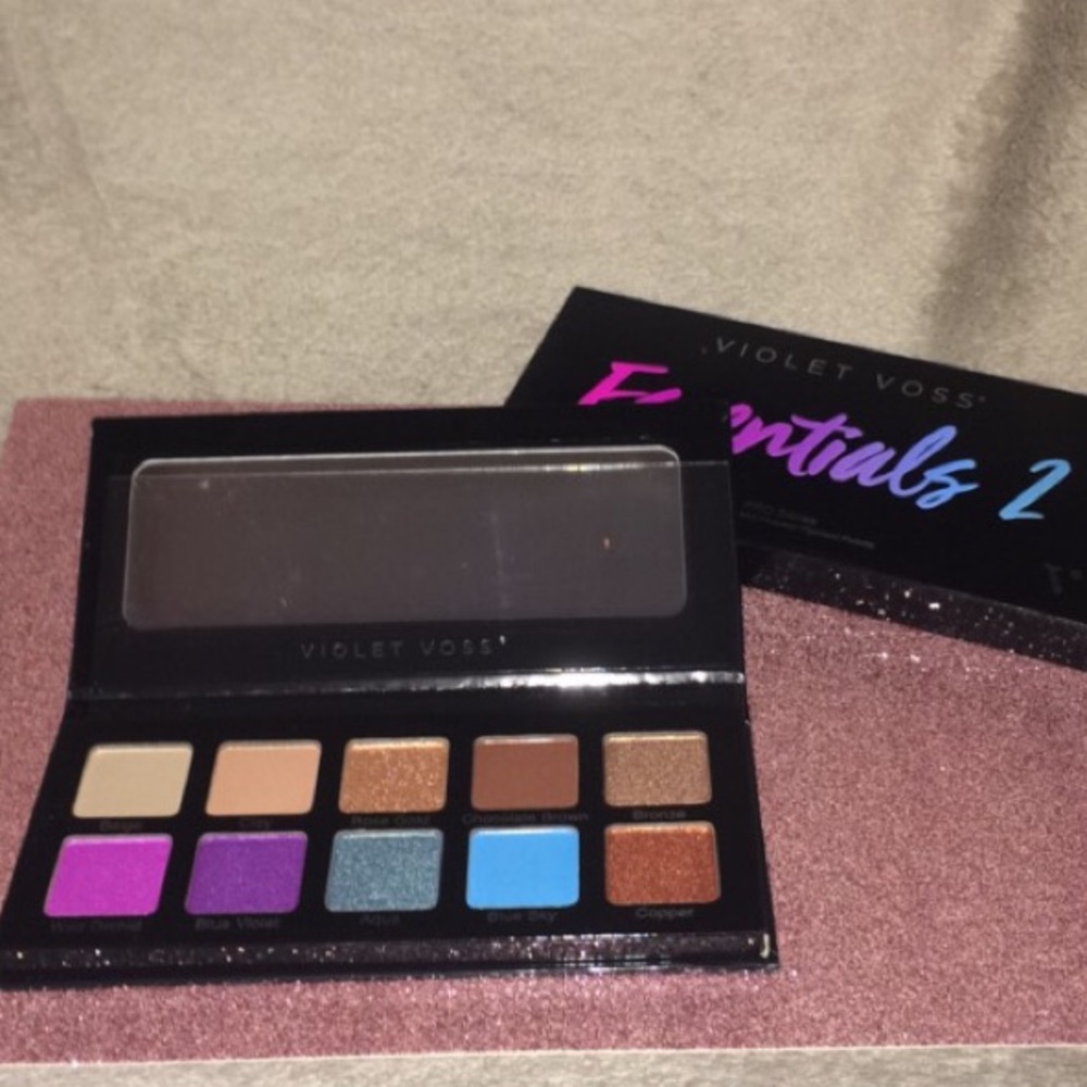 Violet Voss essentials 2 Palette